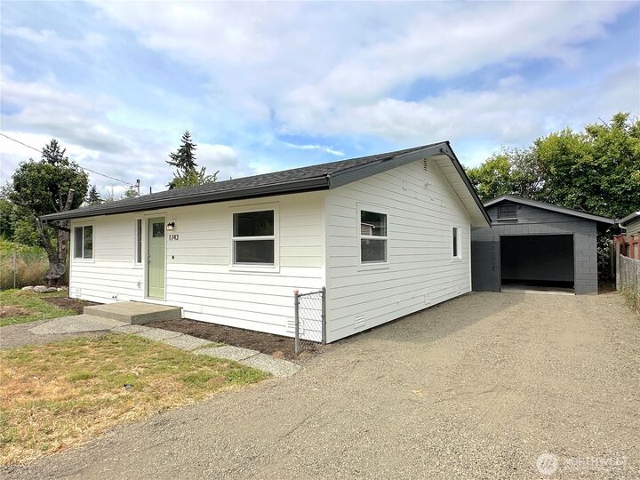 1743 SE Crawford Road  Port Orchard WA 98366 photo