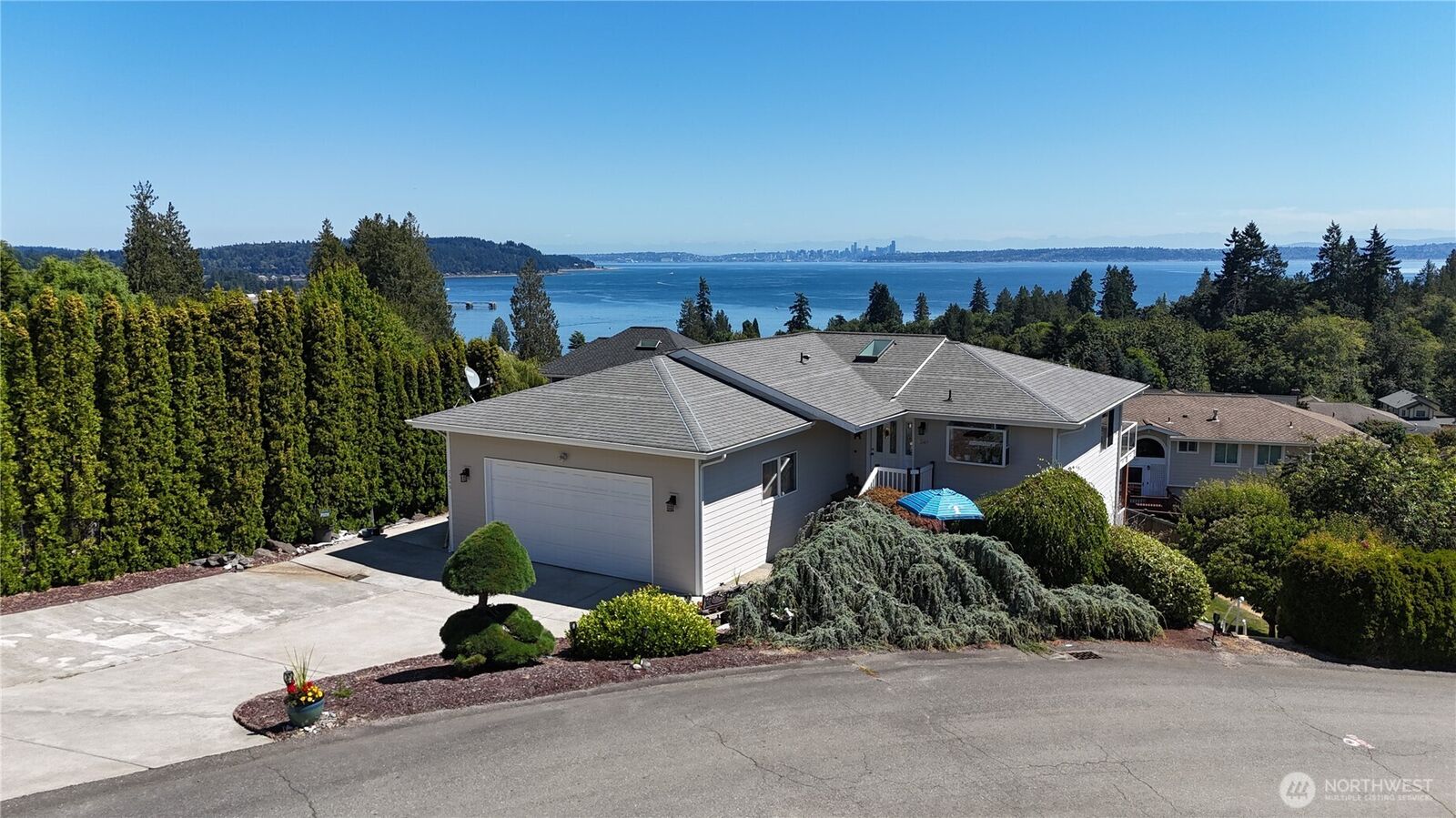 Property Photo: 7549 E Alki View Court WA 98366