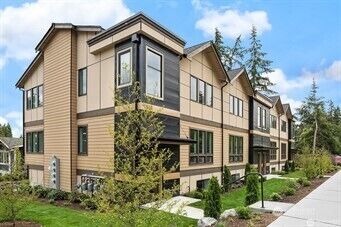 Property Photo:  7528  215th Street SW 101  WA 98026 