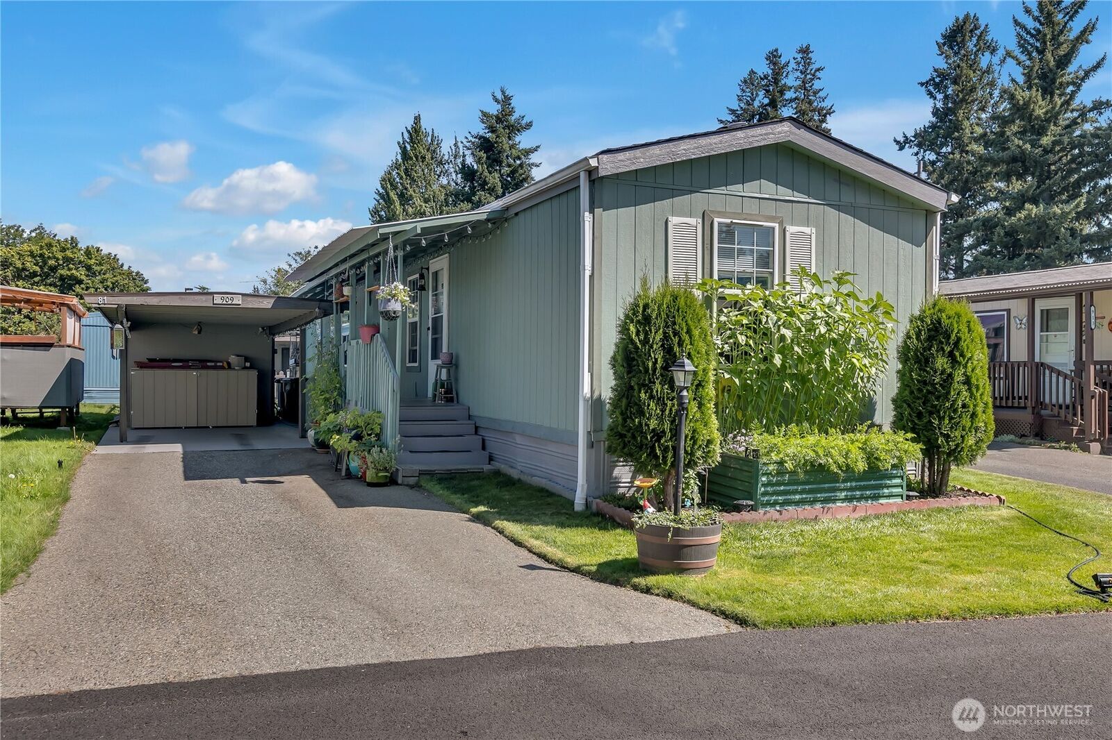 Property Photo: 909 205th Street Ct E 81 WA 98387