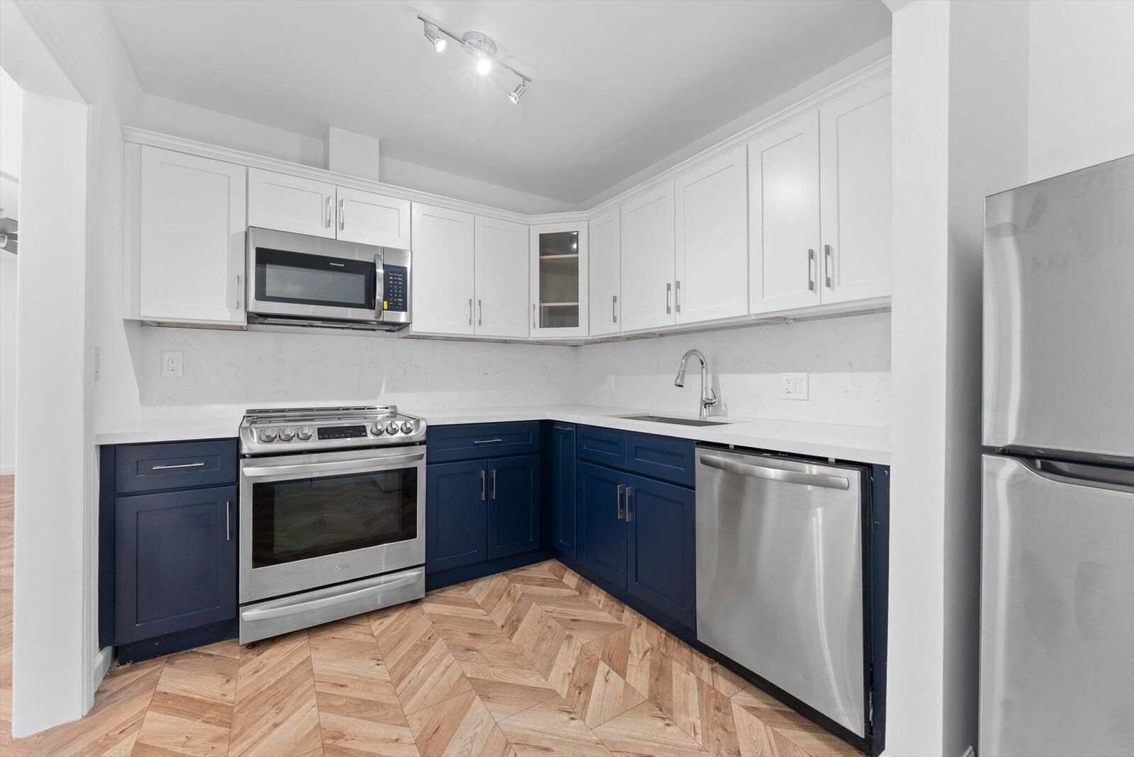 Property Photo:  1420 Lake Avenue  FL 33460