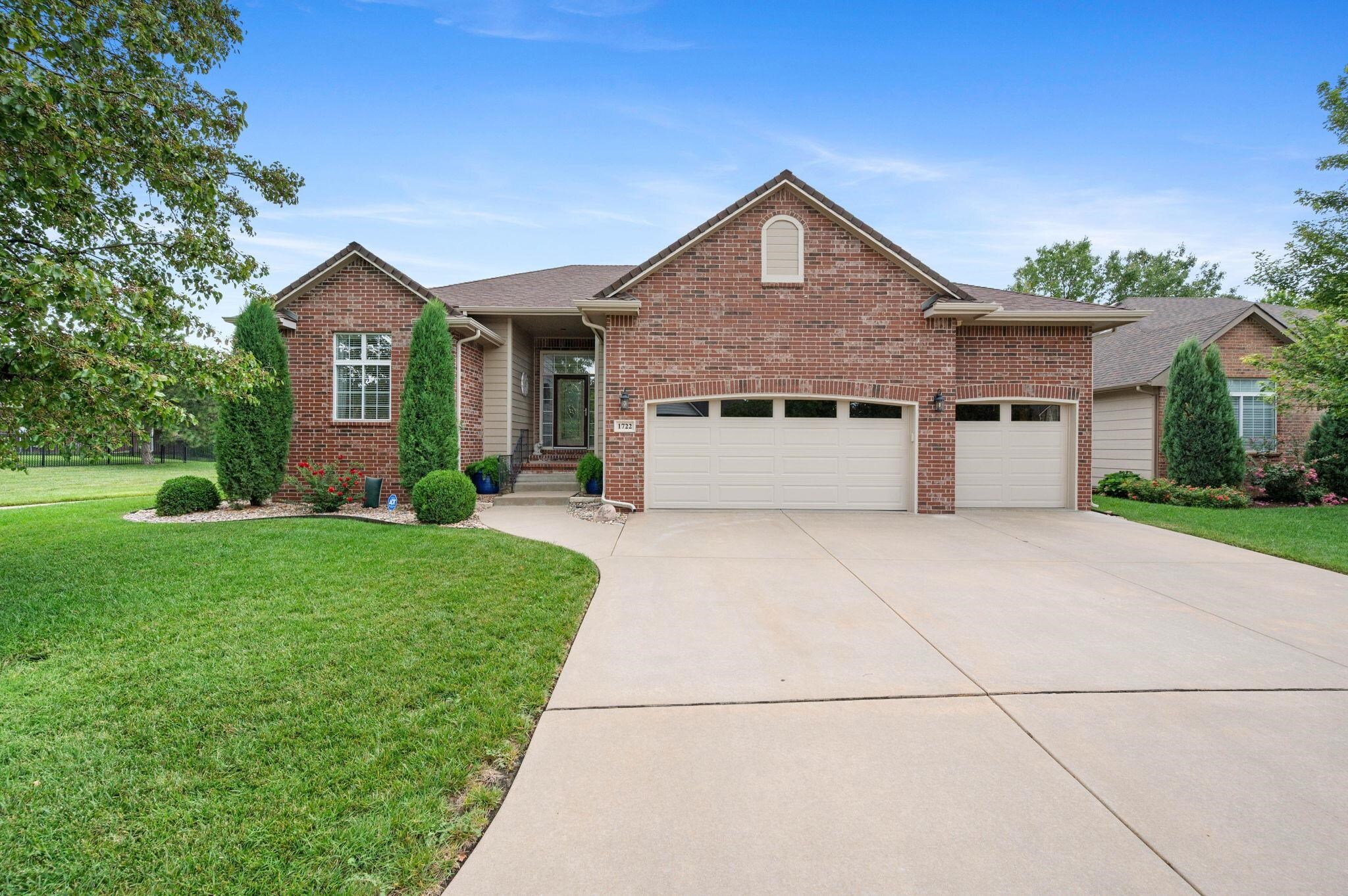 Property Photo: 1722 N Split Rail St KS 67230