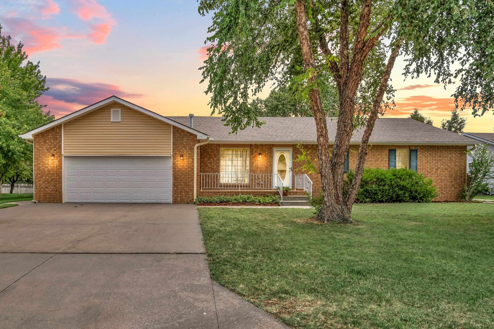 Property Photo:  1929 E 33rd Ave  KS 67502 