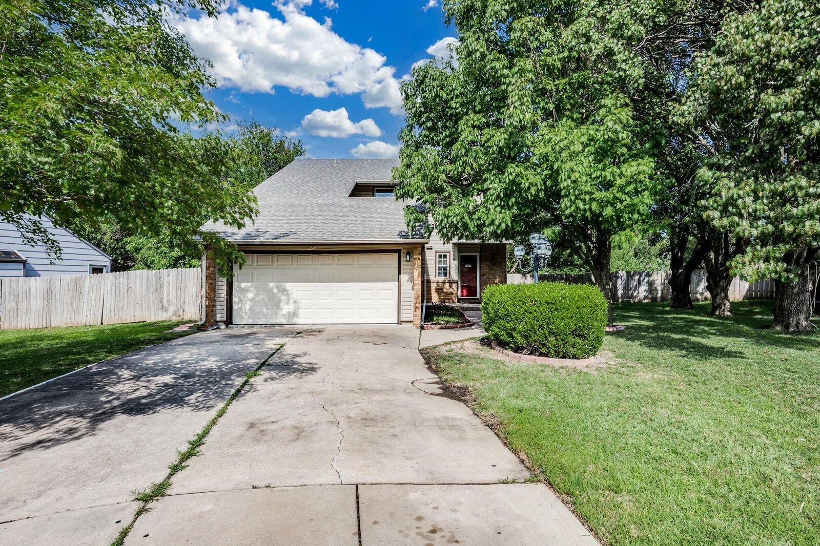 Property Photo: 2338 S Linden Cir KS 67207-5810