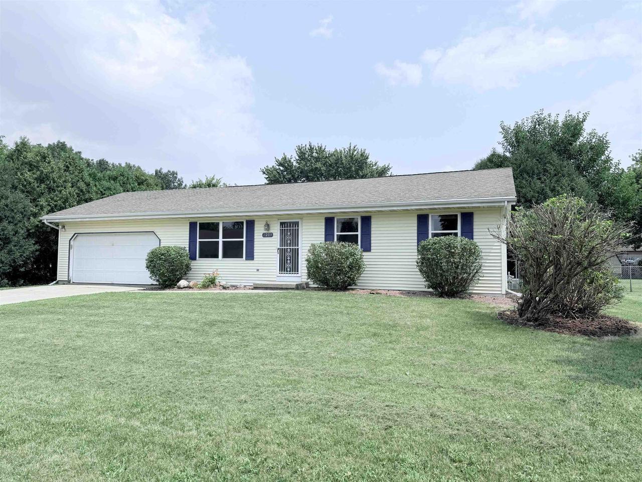 Property Photo: 3219 Glenbarr Drive WI 53548