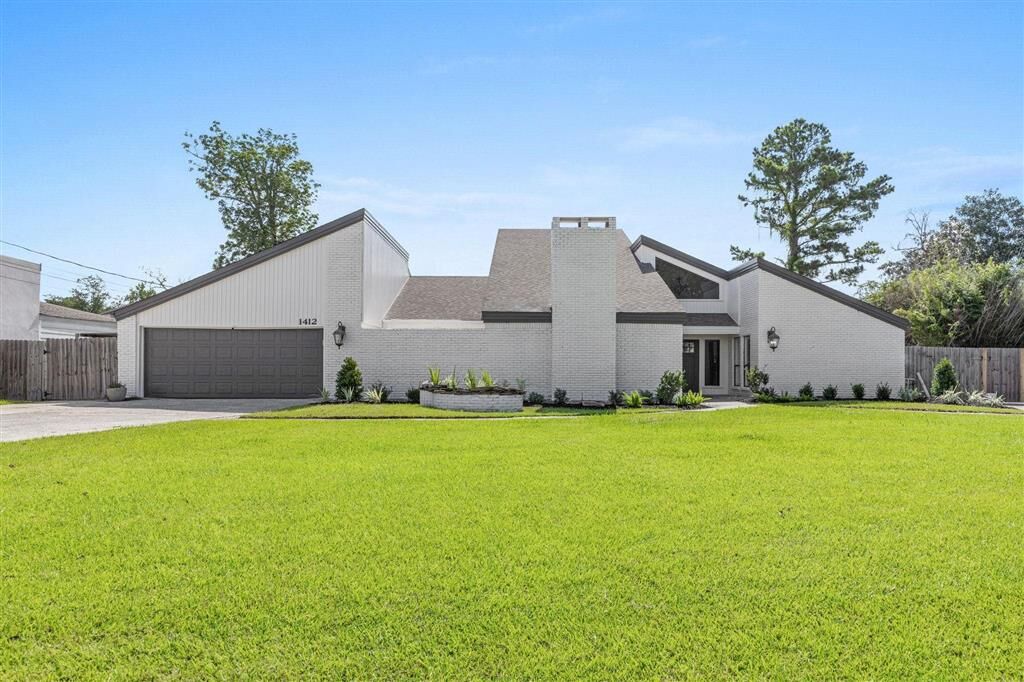 Property Photo: 1412 Peachtree Road LA 70663