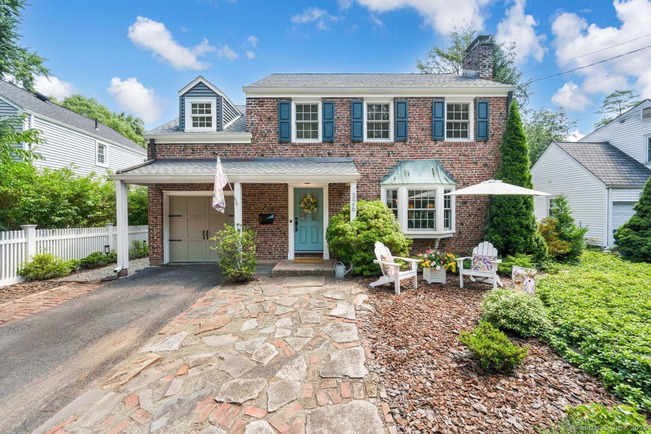 Property Photo:  326 Ridgewood Road  CT 06107 