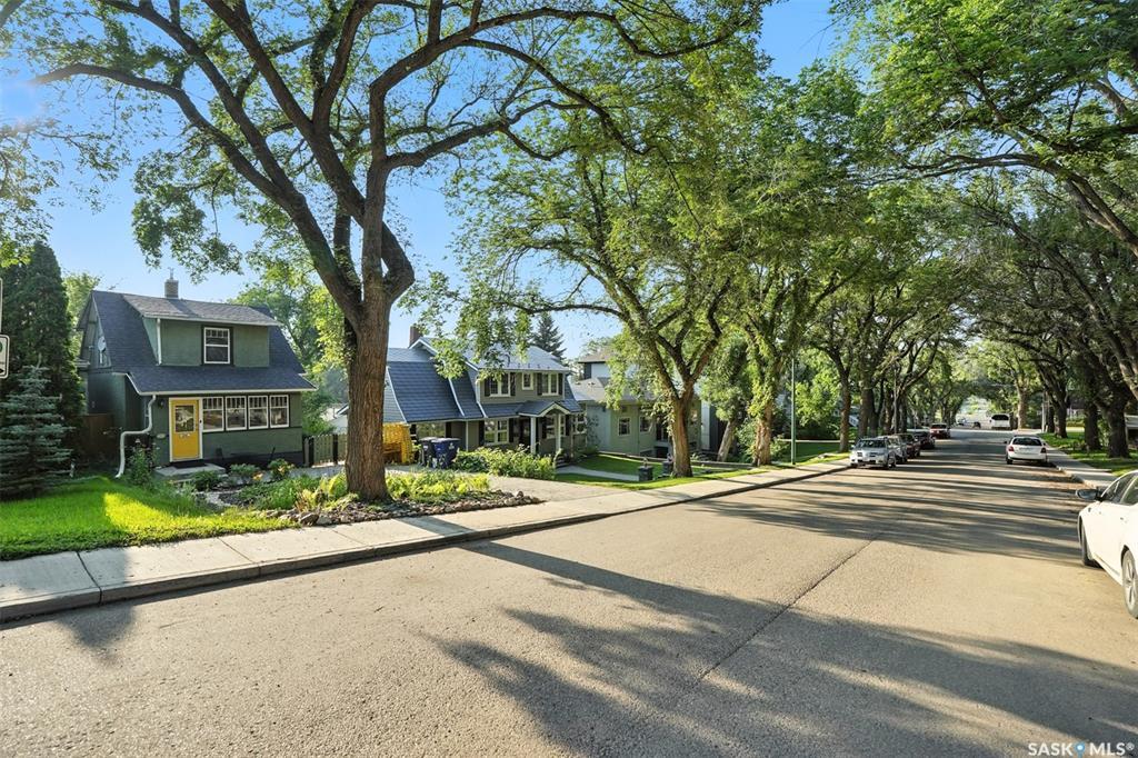 Property Photo:  718 McPherson Avenue  SK S7N 0X8 