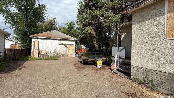 Property Photo:  941 109th Street  SK S9A 2E1 