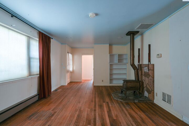 Property Photo: 1609 Judson Avenue WA 99354