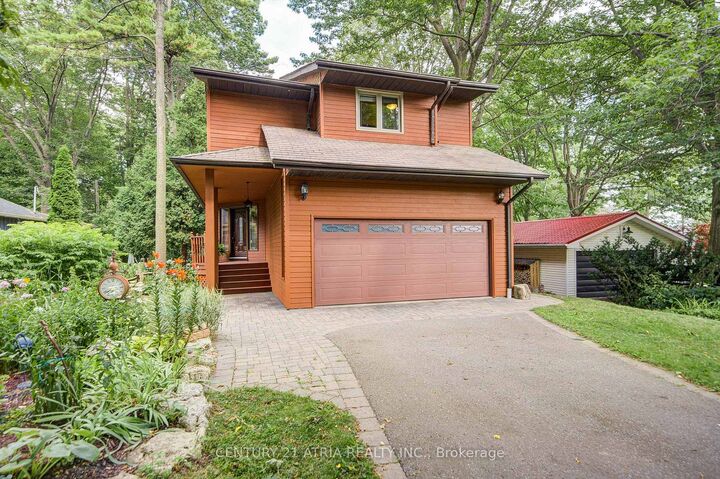 Photo de la propriété:  2671 Thickson Road S  ON L1N 6J3 