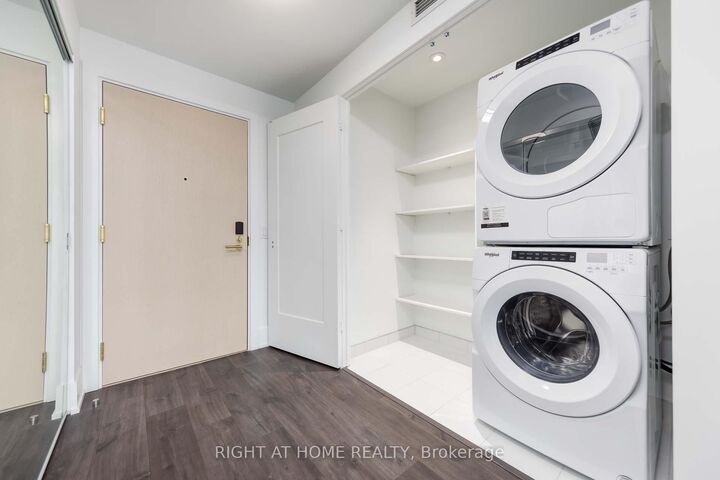 Property Photo:  480 Front Street W 1316  ON M5V 0V5 