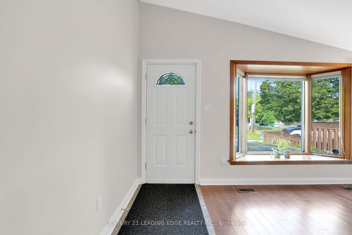Photo de la propriété:  36 Benshire Drive  ON M1H 1M3 