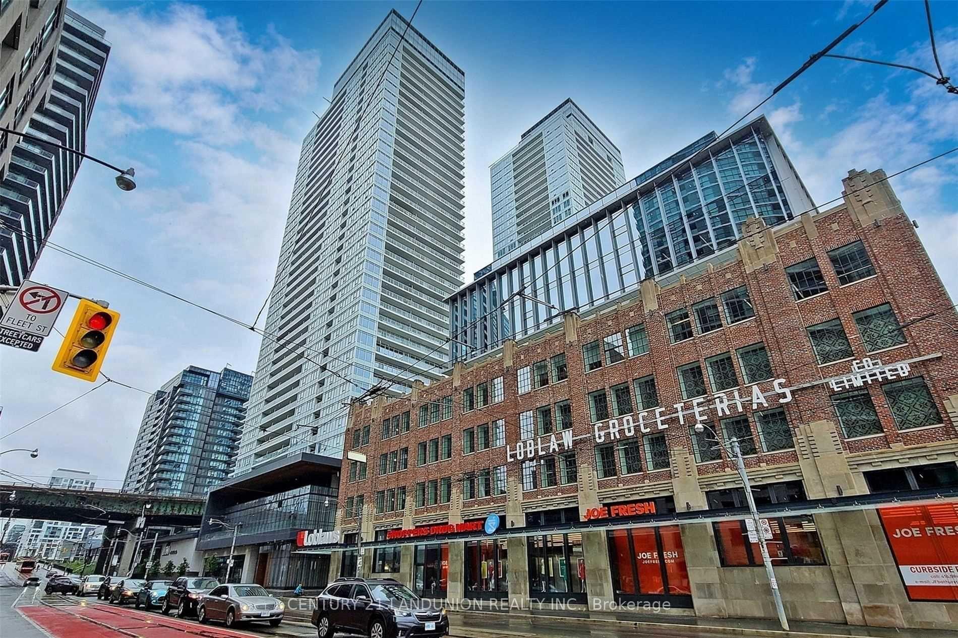 Property Photo:  19 Bathurst Street 902  ON M5V 0N2 