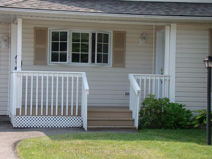 Property Photo:  74 Pennsylvania Avenue  ON L9Z 3A8 