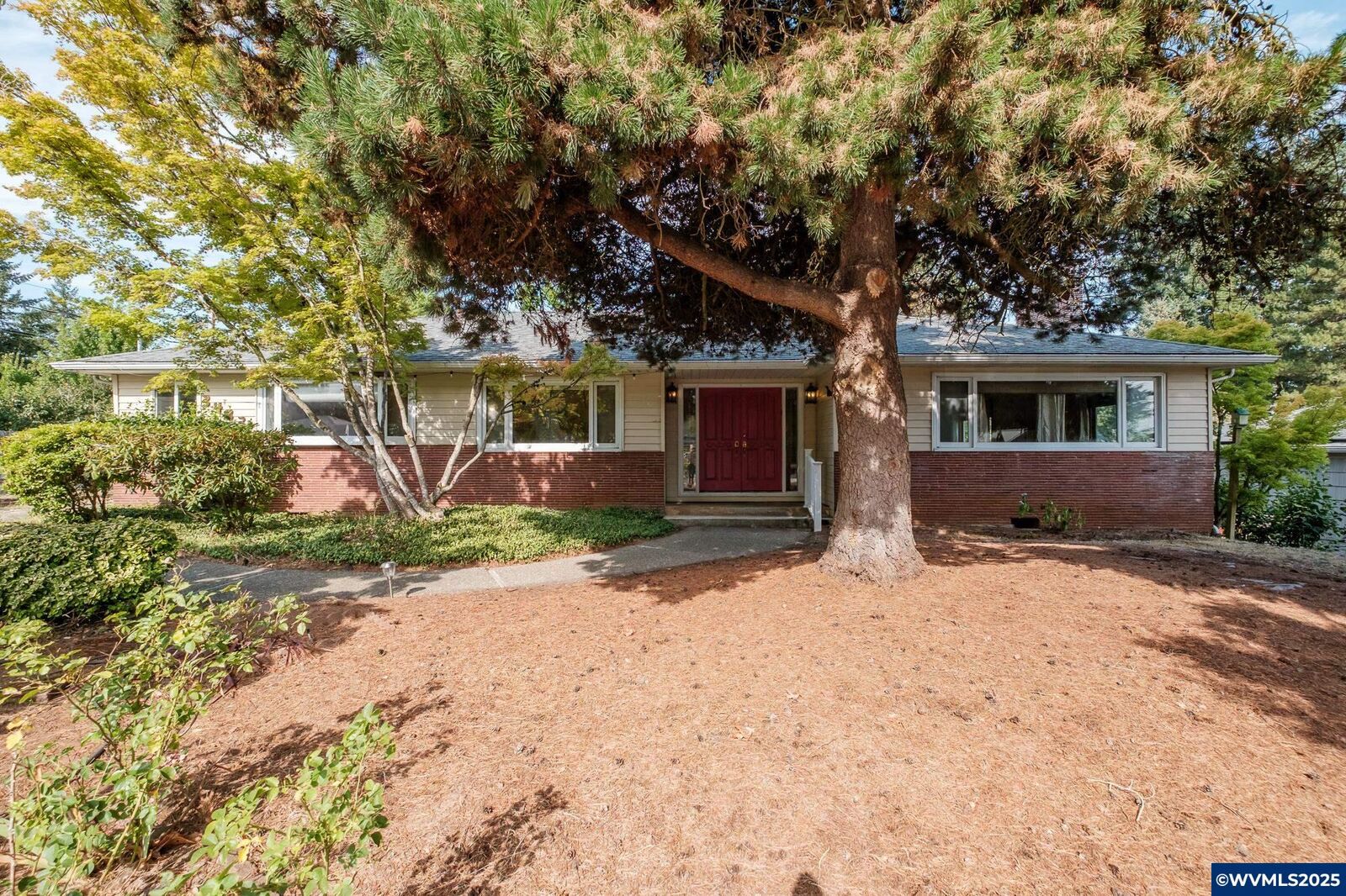 Property Photo:  3483 SE Pioneer Dr  OR 97302 