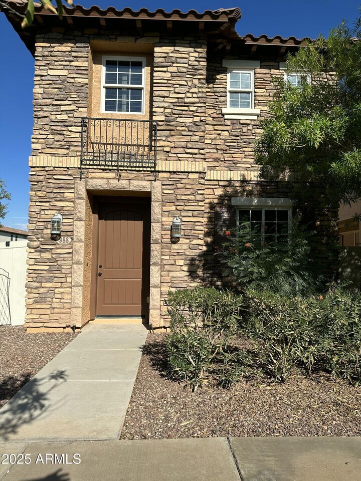 Property Photo: 988 S Reber Avenue AZ 85296