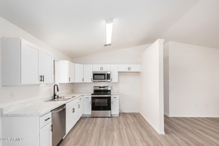 Property Photo: 350 S 83rd Place AZ 85208