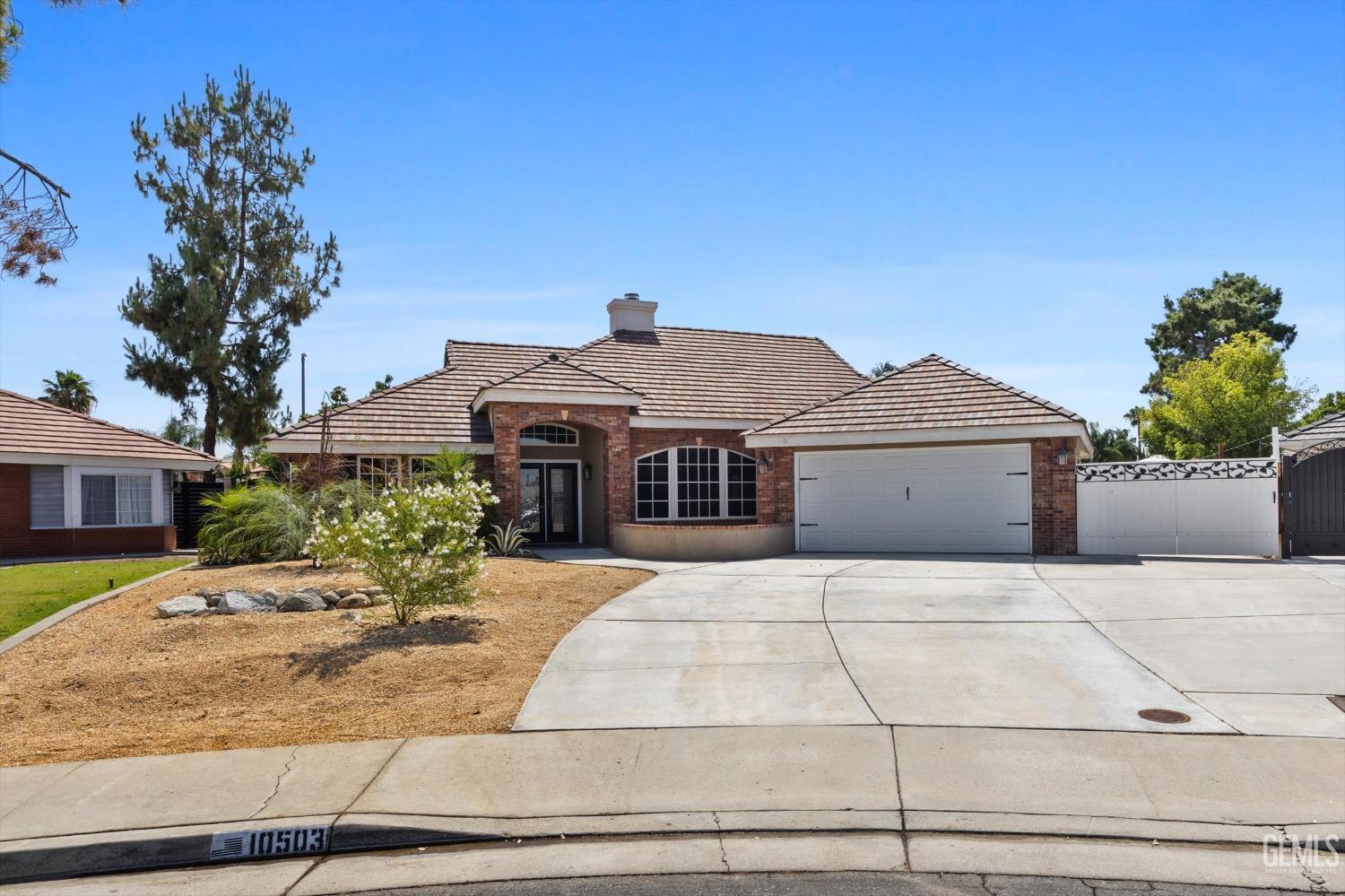 Property Photo:  10503 Trophy Court  CA 93312 