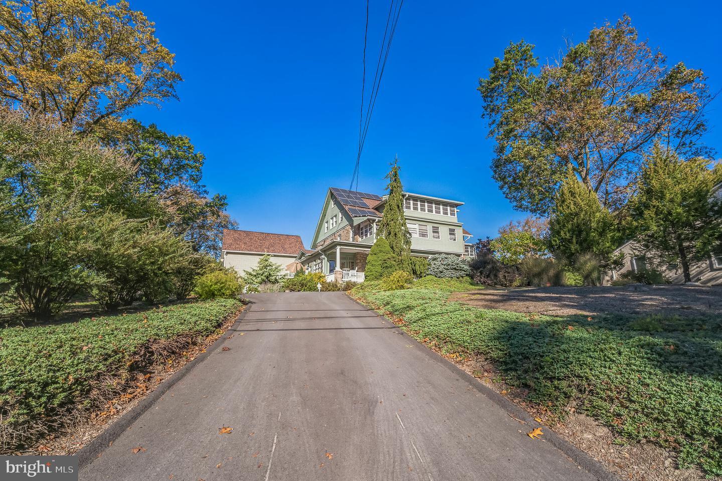 Property Photo: 313 Edgewood Drive Unit B PA 19002