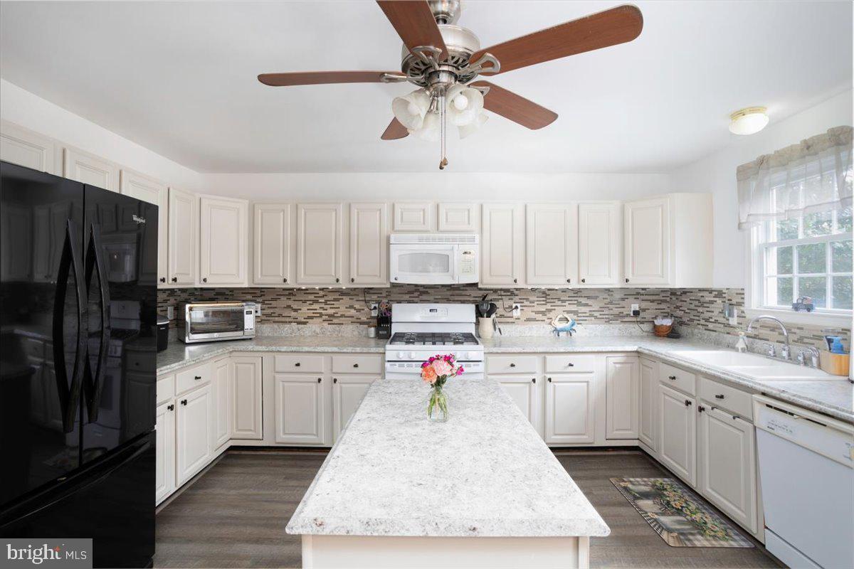 Property Photo:  907 N Meadowview Drive  MD 21620 