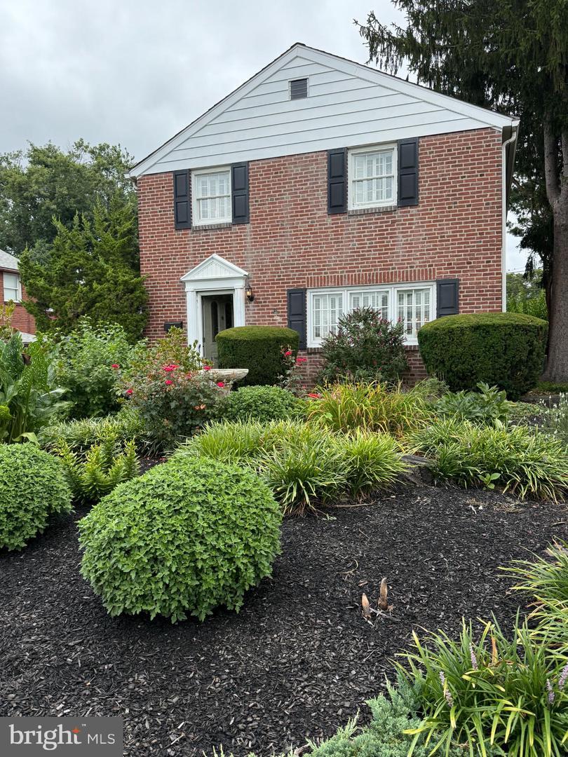 Property Photo: 415 W Grays Avenue PA 19036