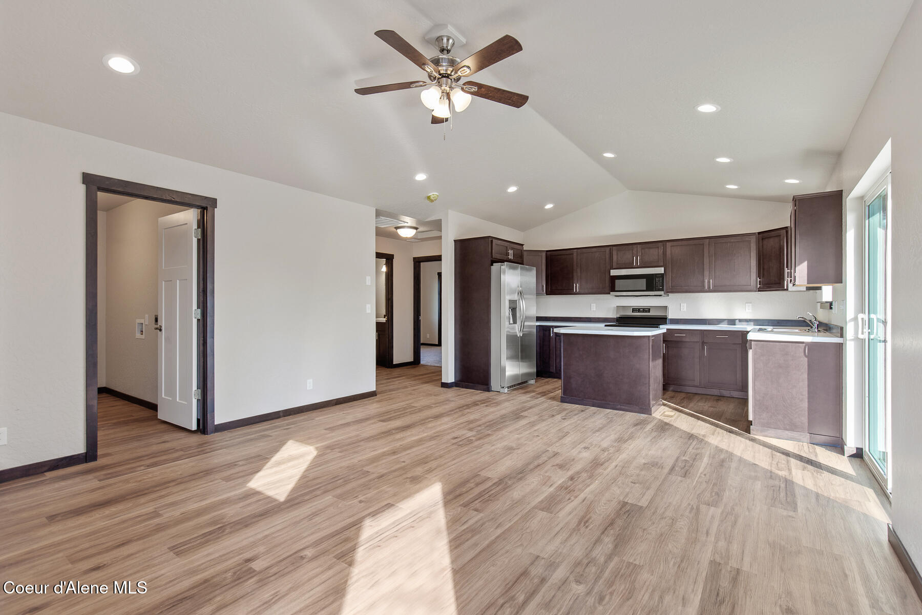 Property Photo:  103 W Narcissus Ct  ID 83854 