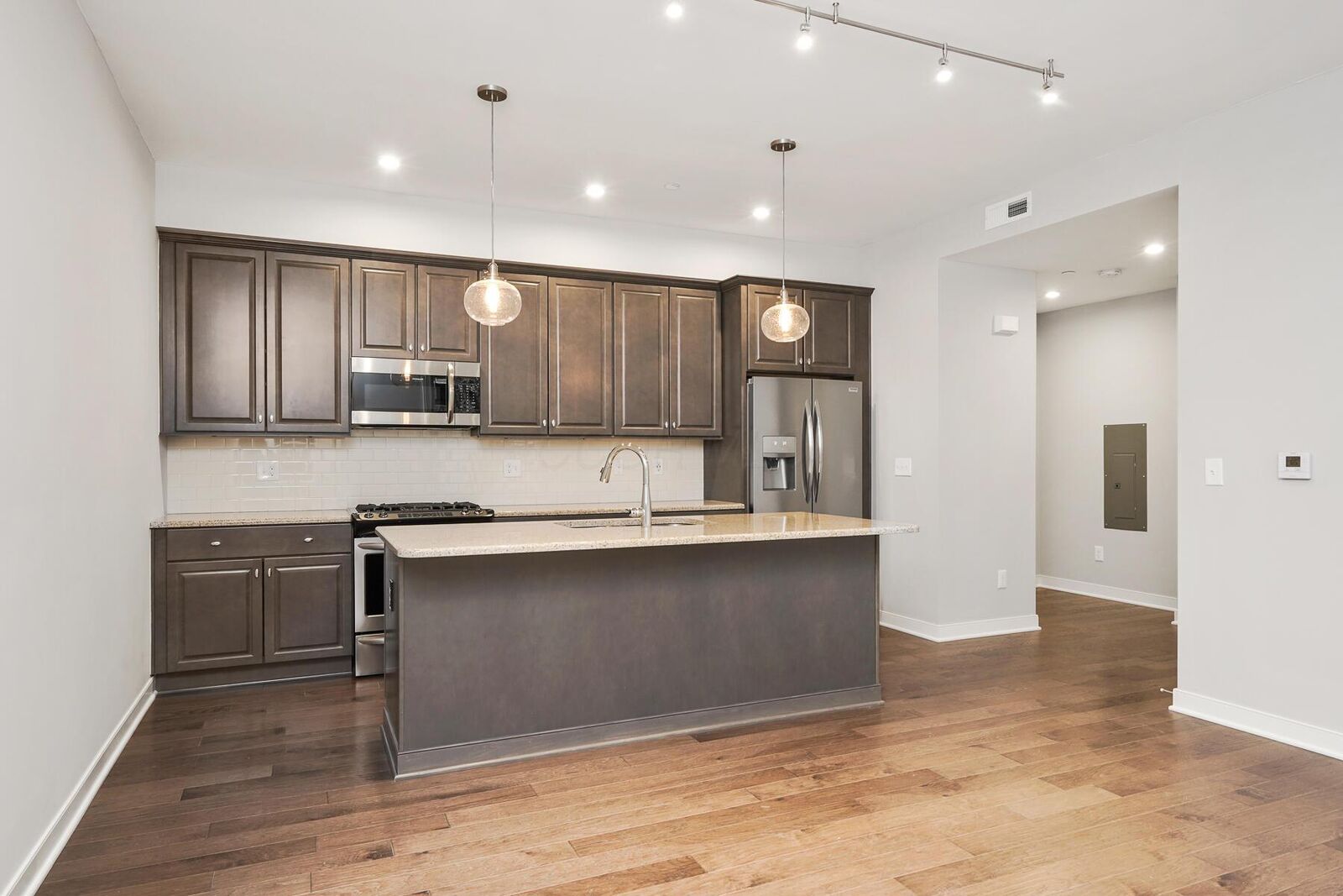 Property Photo: 101 N 6th Street OH 43215
