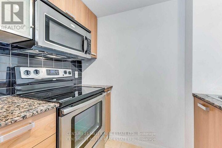 Property Photo: 37 Grosvenor Street 1504 ON M4Y 3G5