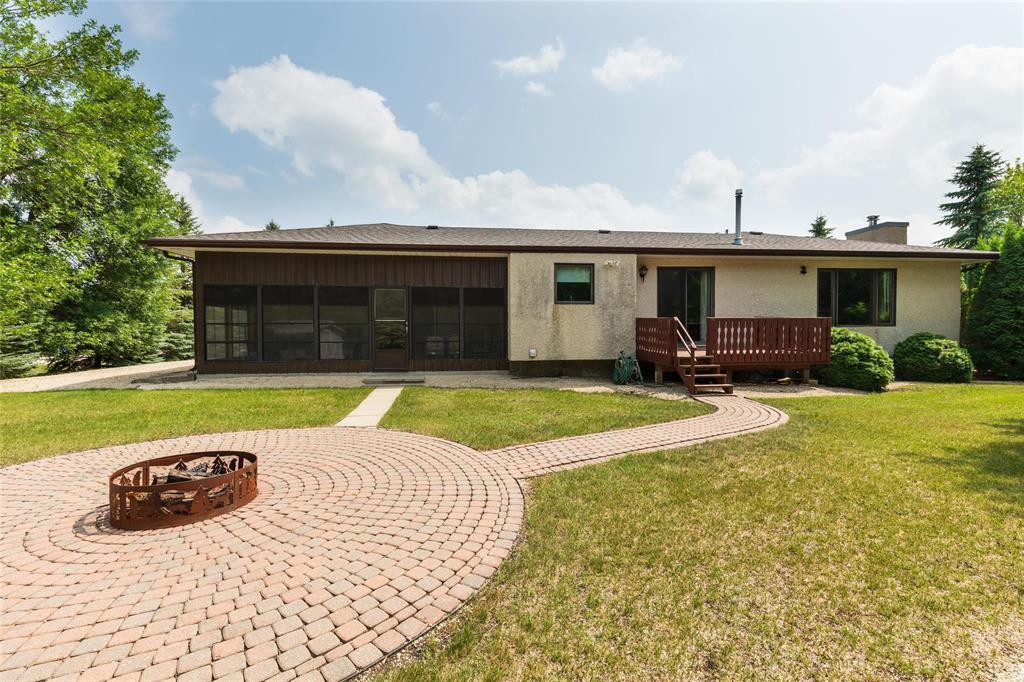 Property Photo:  14 Giesbrecht Place  MB R0A 0X0 