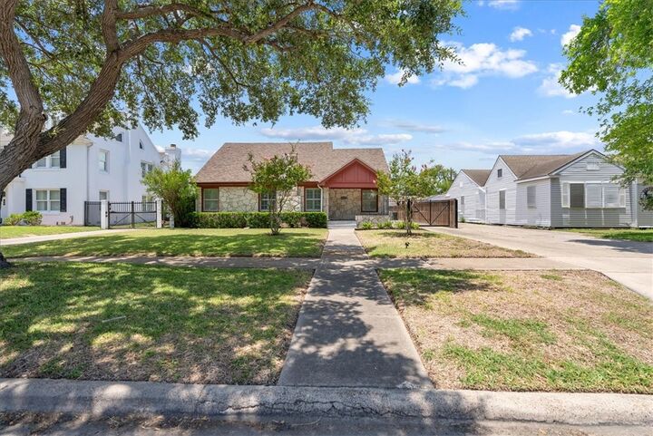 Property Photo: 524 Del Mar TX 78404