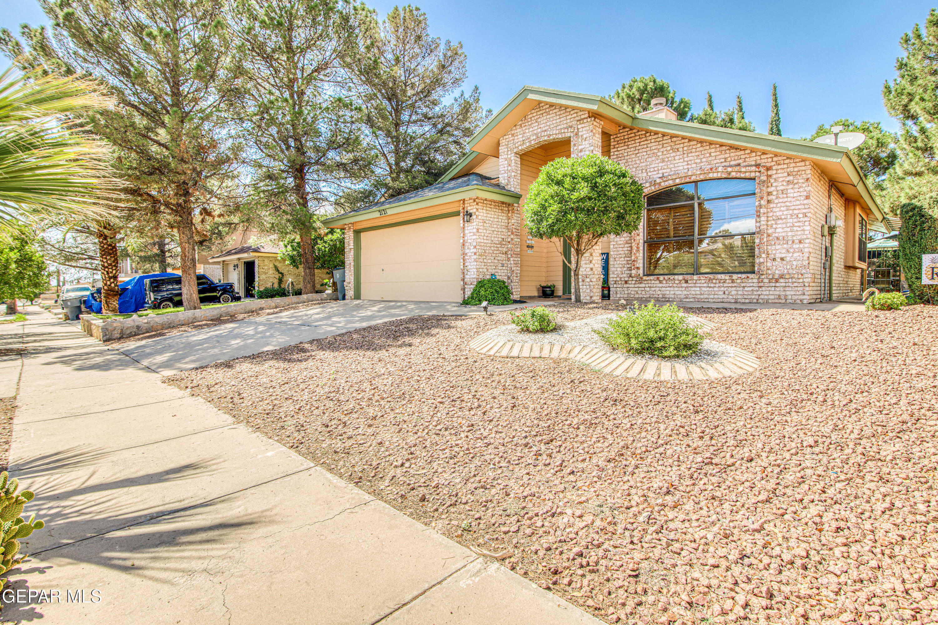 Property Photo: 2121 E Glen Drive TX 79936