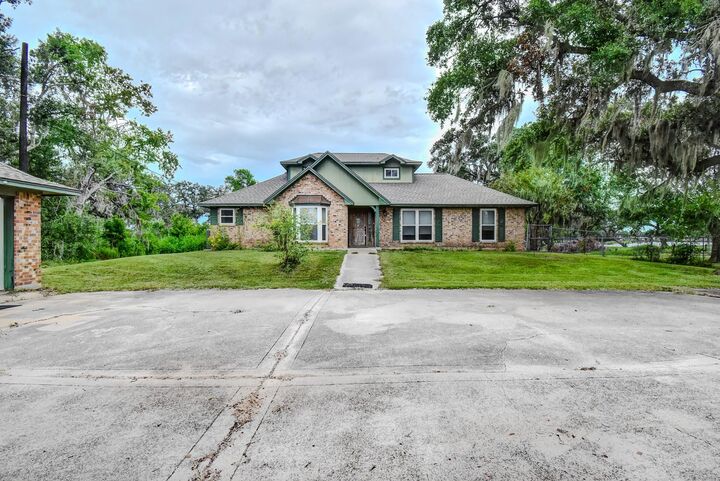 Property Photo:  7068 County Road 659  TX 77422 