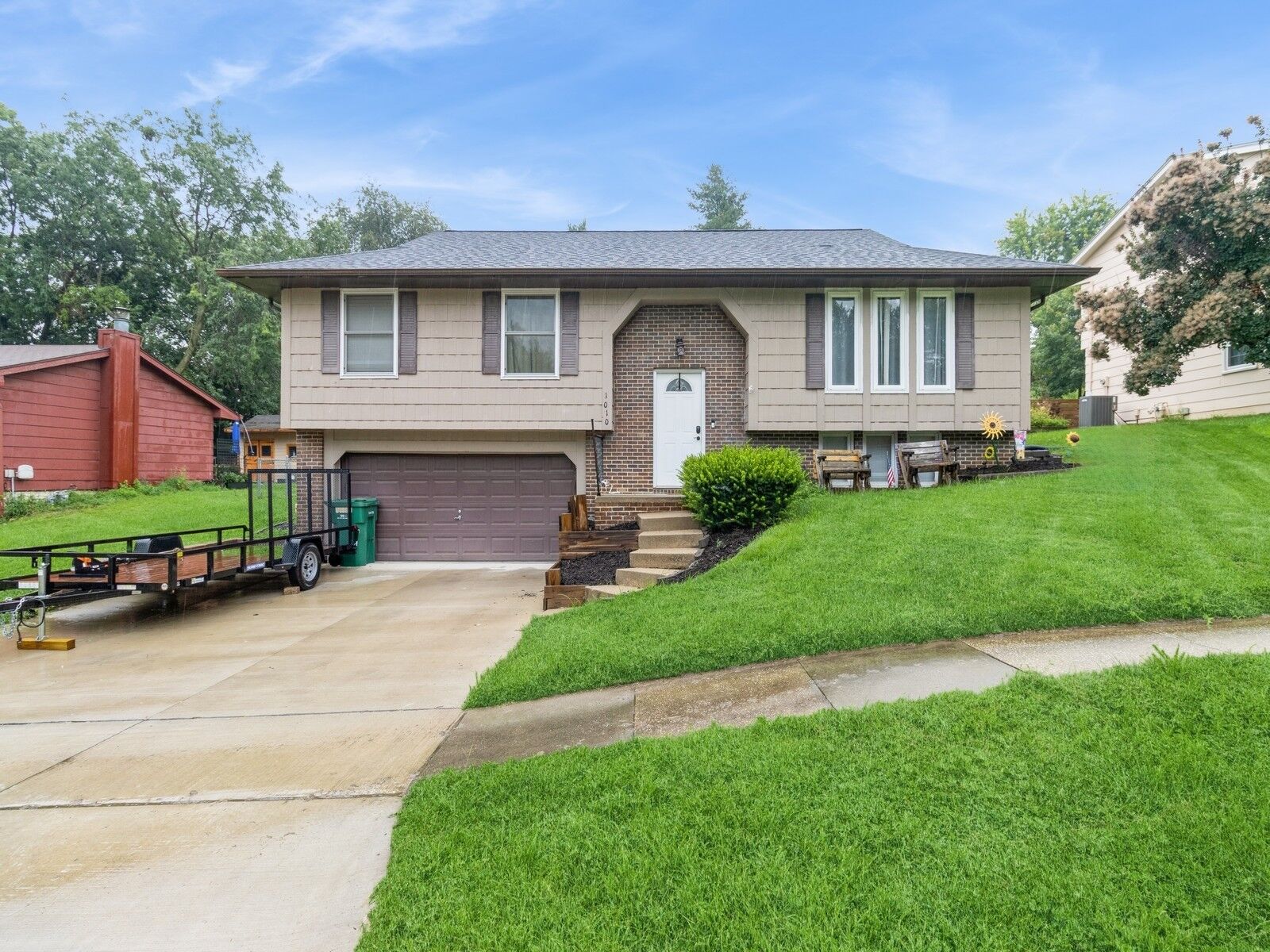 Property Photo:  1010 Caroline Terrace  IA 50125 
