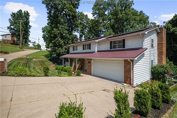 5304 Morning Dove Lane  Cross Lanes WV 25313 photo