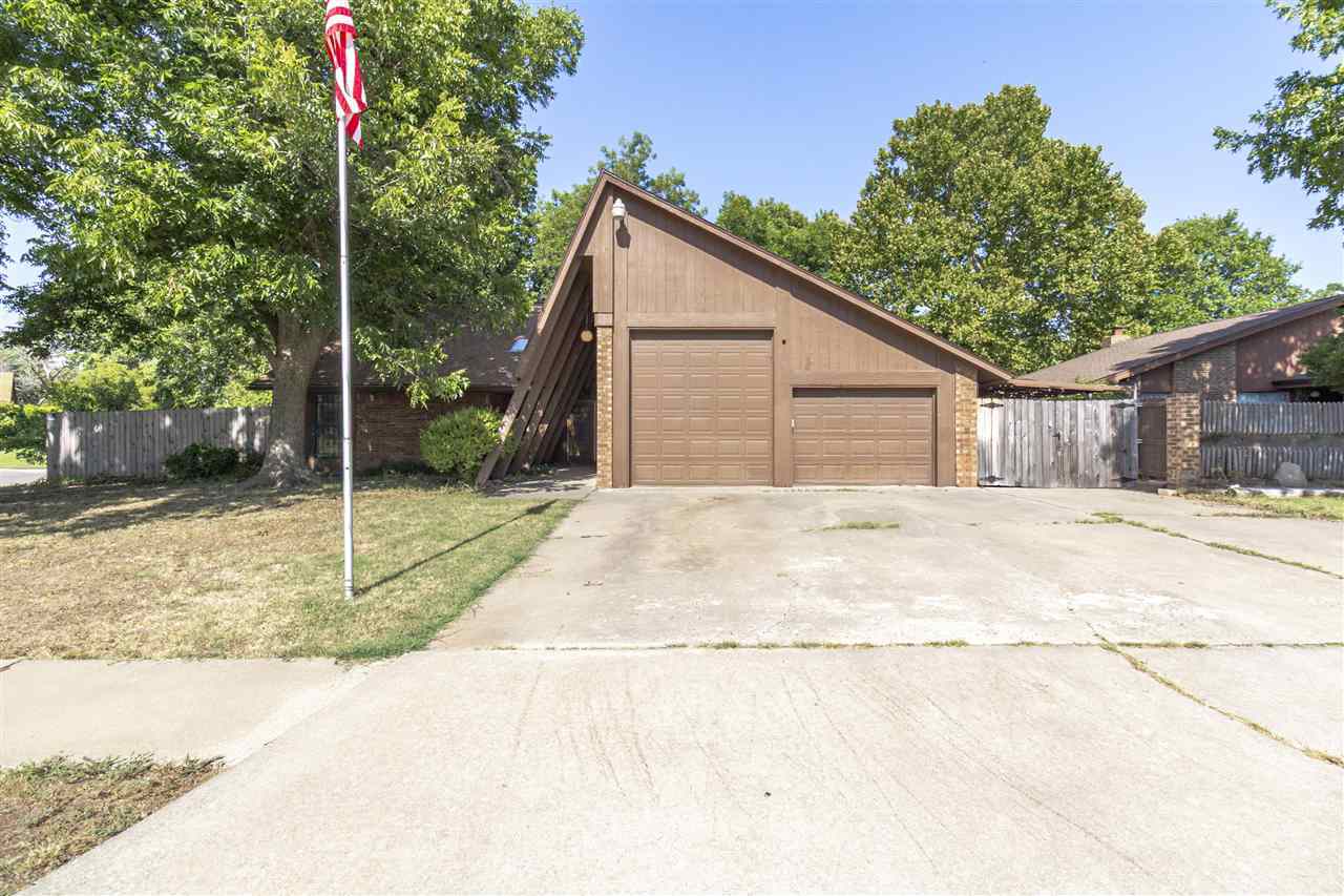 Property Photo:  2302 NW Ivanhoe Pl  OK 73505 