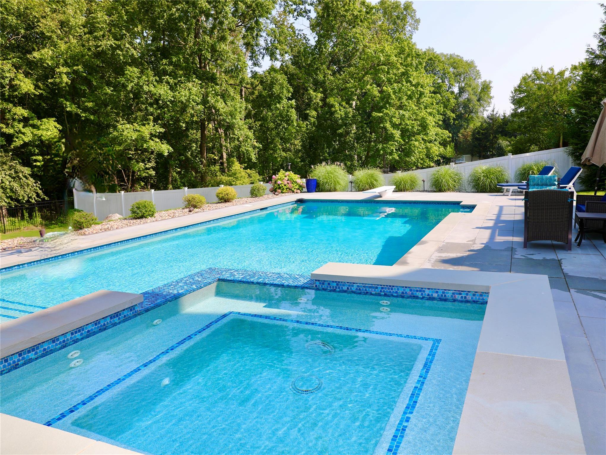 Property Photo:  14 Putney Road  NY 10505 