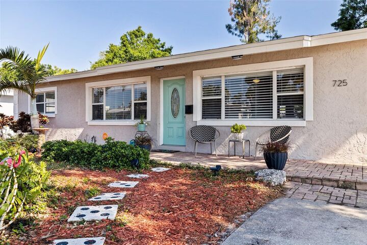 Property Photo:  725 85th Avenue N  FL 33702 