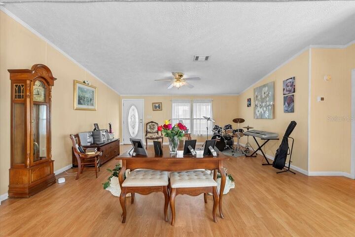 Property Photo: 483 Lindsey Drive FL 33809