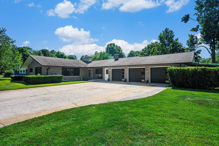 1010 East Street  Three Rivers MI 49093 photo