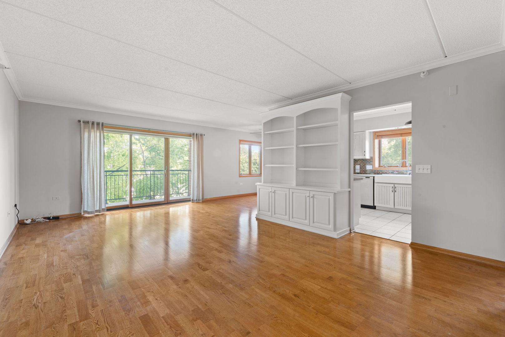 Property Photo: 100 N Gary Avenue N 304 IL 60187