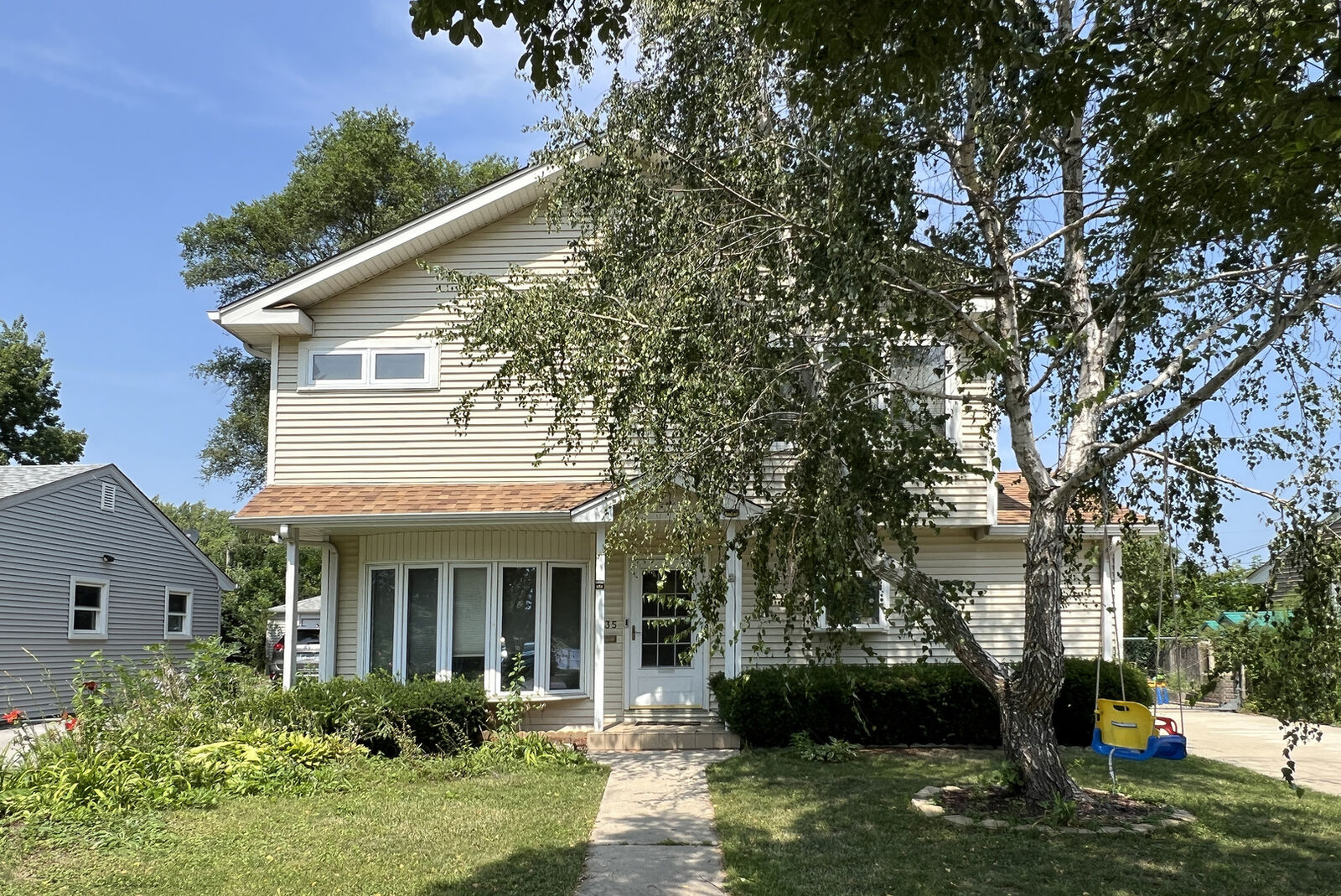 Property Photo:  135 N Warrington Road  IL 60016 