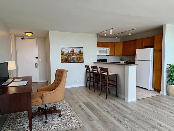 Property Photo: 655 W Irving Park Road 2808 IL 60613