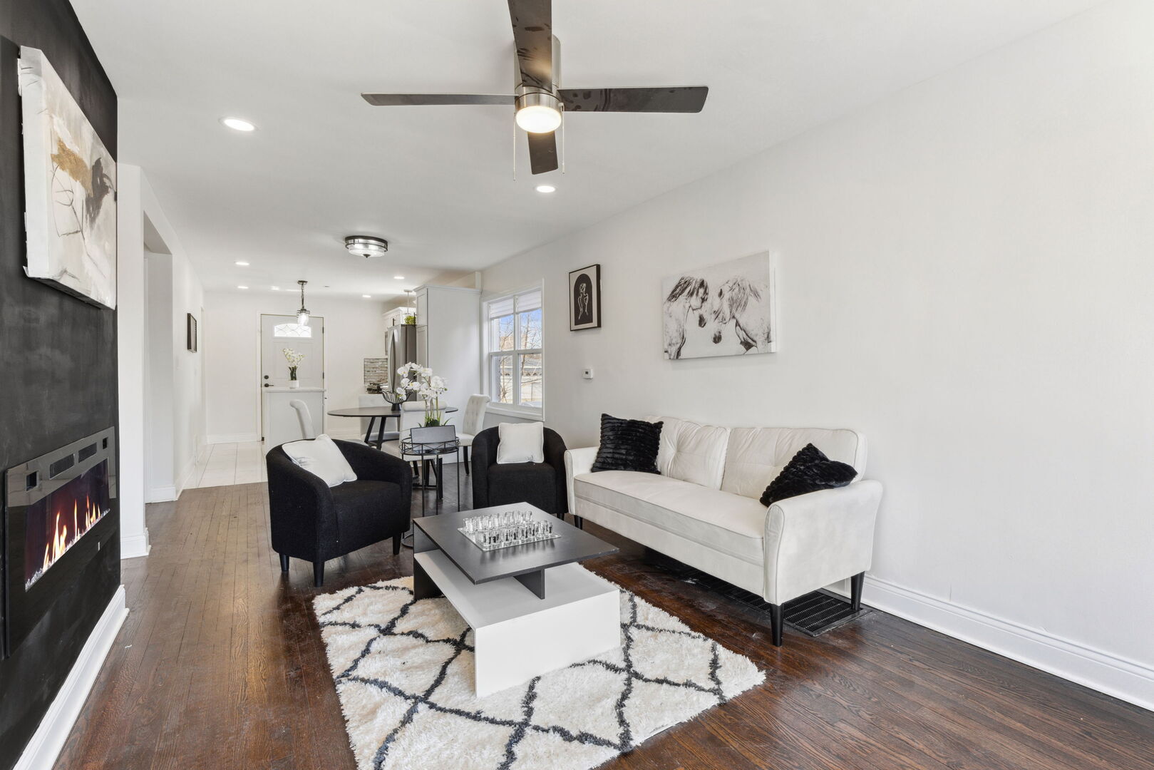 Property Photo: 9817 S Ellis Avenue IL 60628