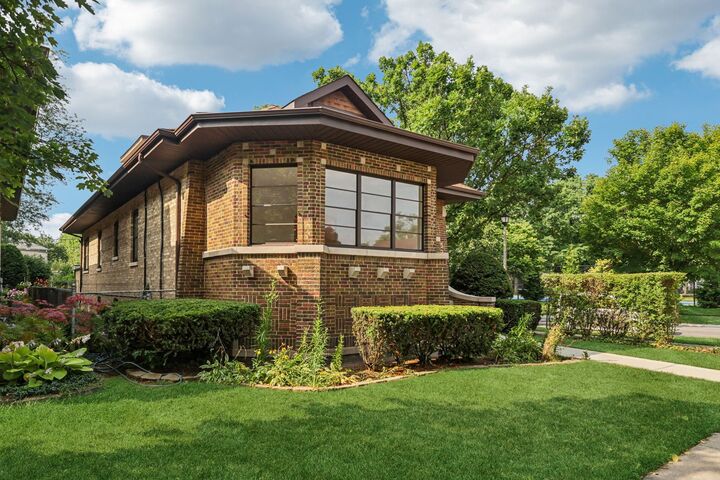 5253 Cleveland Street  Skokie IL 60077 photo