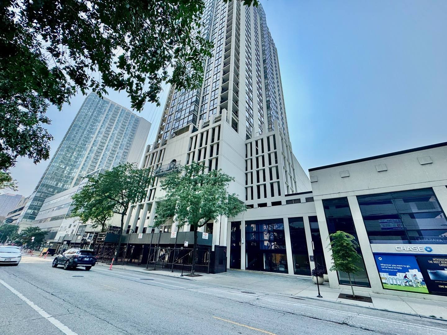 Property Photo: 1122 N Clark Street 1010 IL 60610