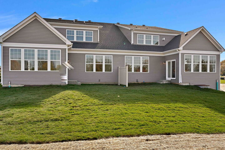 Property Photo: 1027 Quarry Court 7 IL 60188