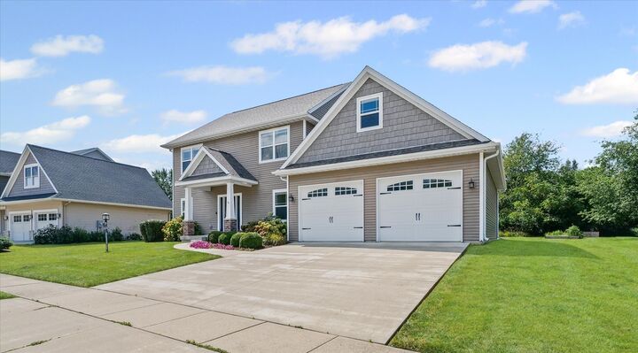Property Photo:  307 Fox Run Drive  IL 61853 