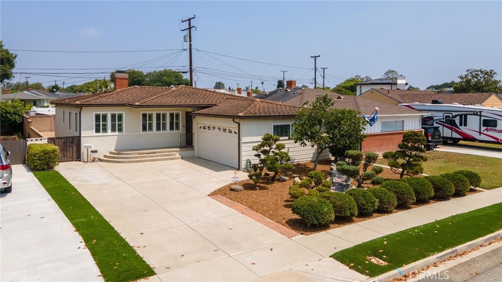 Property Photo:  16015 Arcturus Avenue  CA 90249 