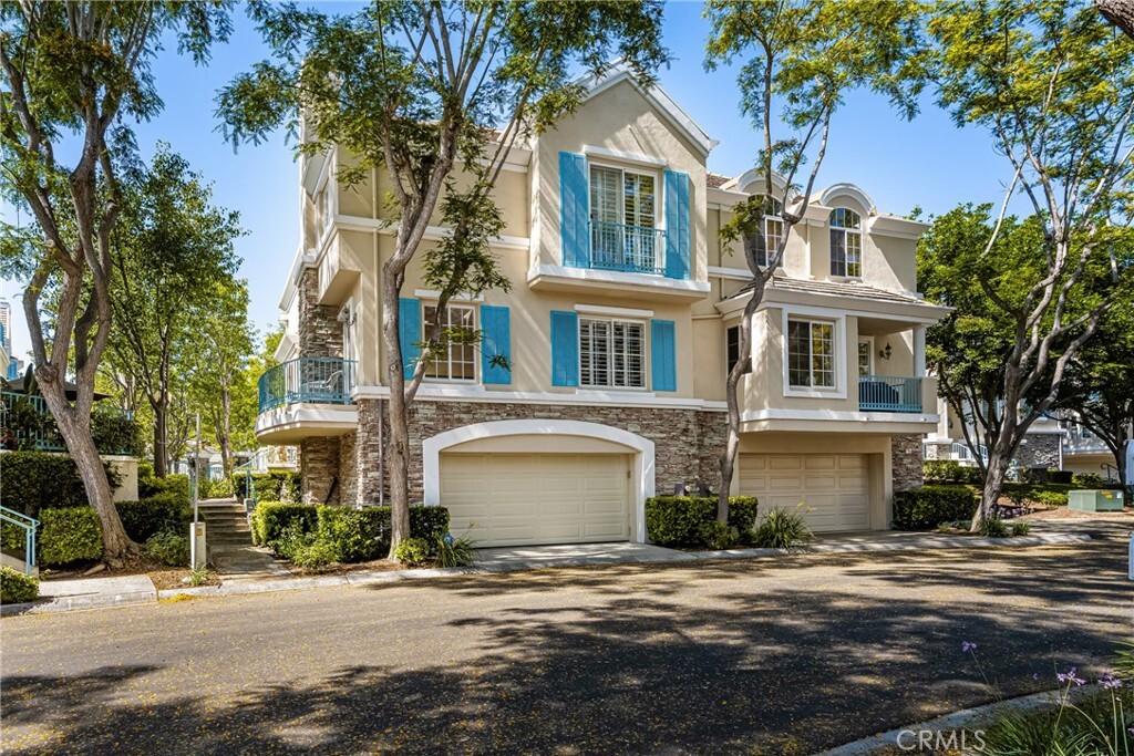 Property Photo:  81 Chandon  CA 92657 